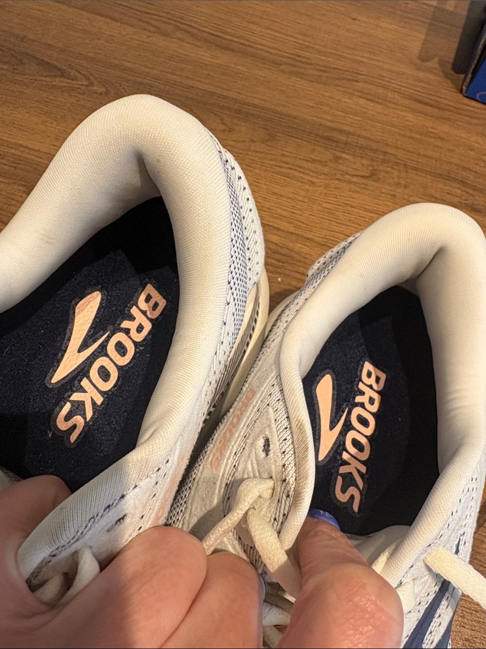 Brooks Running Adrenaline GTS 24 - Picture 11 of 14